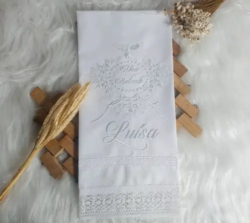 Toalha Batizado Floral Delicado Espírito Bordado