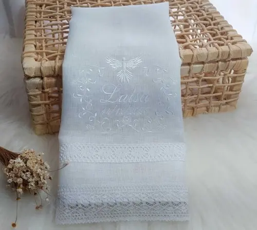 Toalha Batizado Linho Delicado Bordada