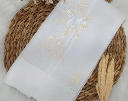 Toalha Batizado Linho Espírito Santo Delicado + Vela