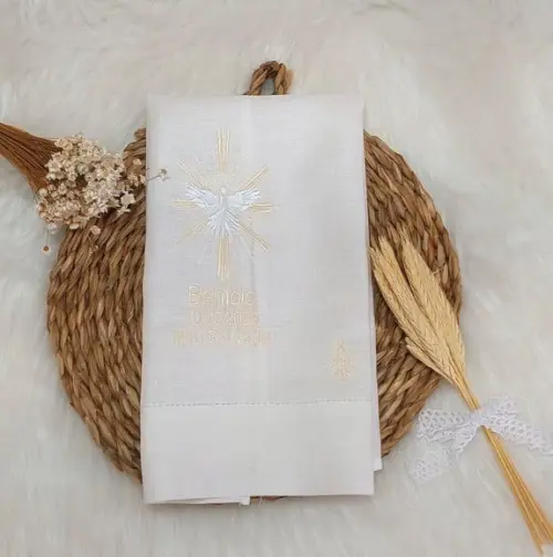 Toalha Batizado Linho Espírito Santo Delicado + Vela