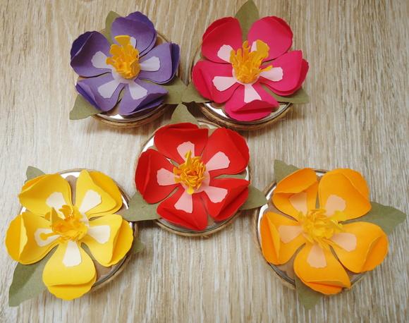Latinha com Flor de Hibisco