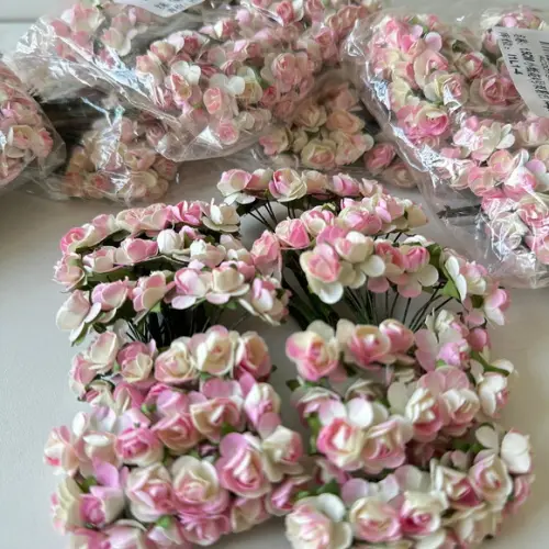144 Unidades Mini Flores de Papel 1,5cm