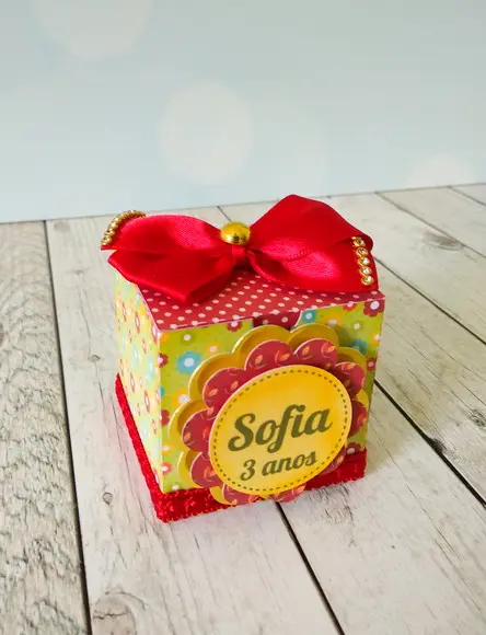 Caixa Cubo Chapeuzinho Vermelho