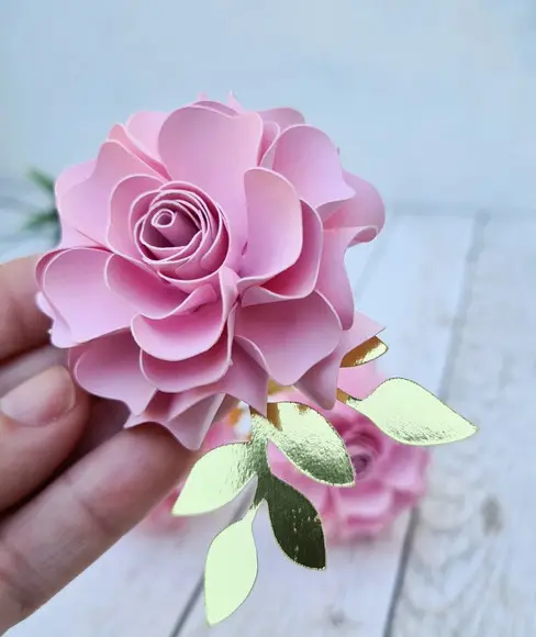 Flor de Papel para Topo de Bolo
