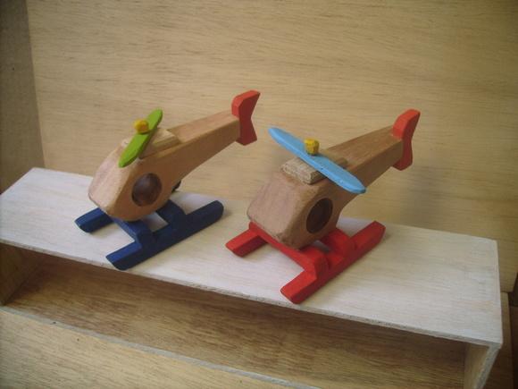 1 Helicóptero de Madeira- Modelo Esquilo