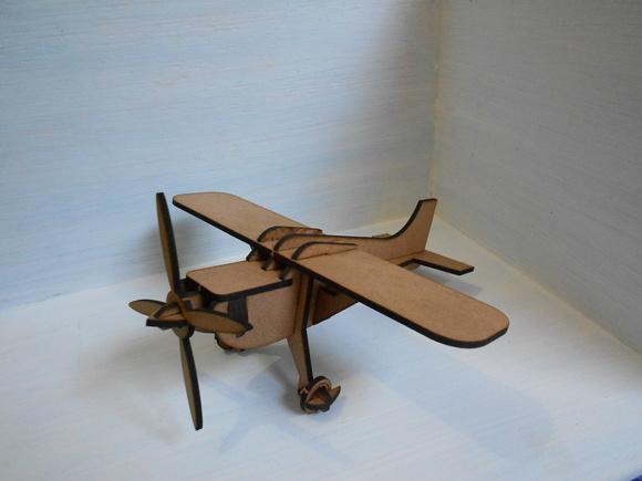 avião cessna montado