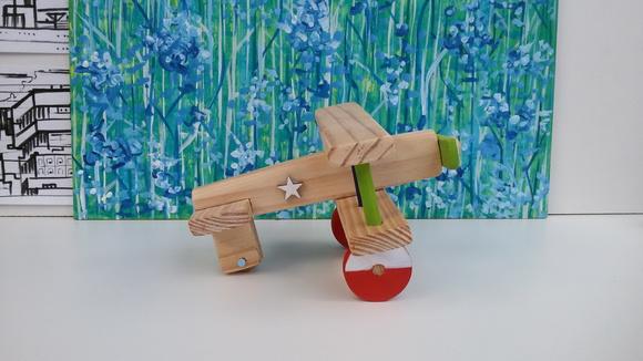 Avião de Madeira Customizado