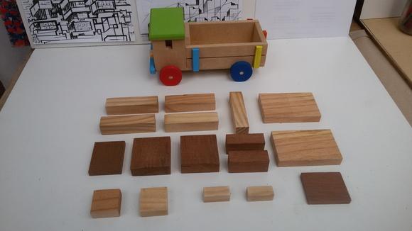 carrinho com caçamba e modulo de montagem