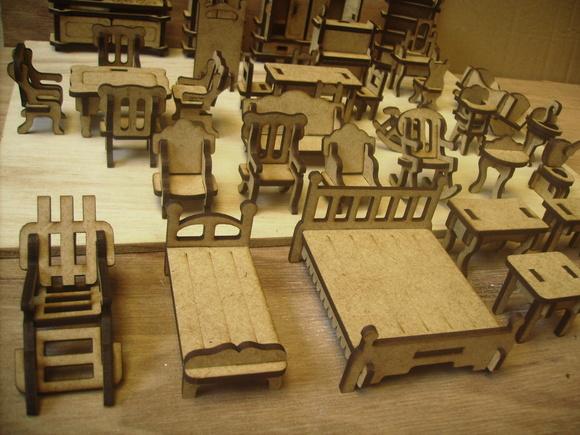 Kit Moveis Miniaturas- 36 Peças Montadas