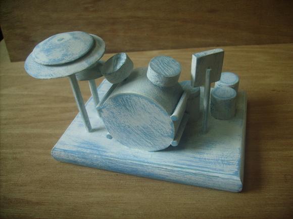 Miniatura De Bateria De Madeira