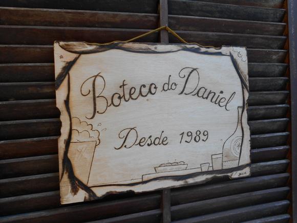 placa artesanal pirografada