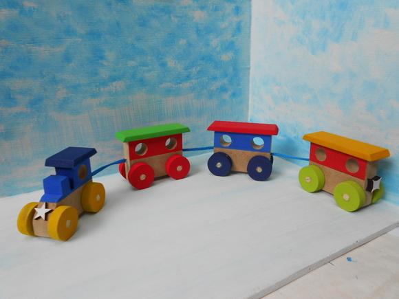 Trenzinho de mdf Multicolorido