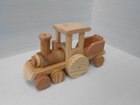 trenzinho locomotiva de madeira