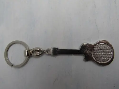 1 Chaveiro Violão com Gravação