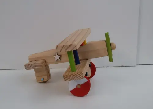 Avião de Madeira Customizado