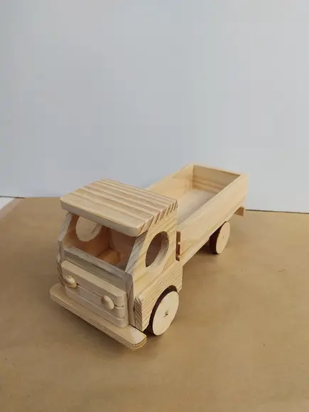 Caminhão para Pajem com Carroceria