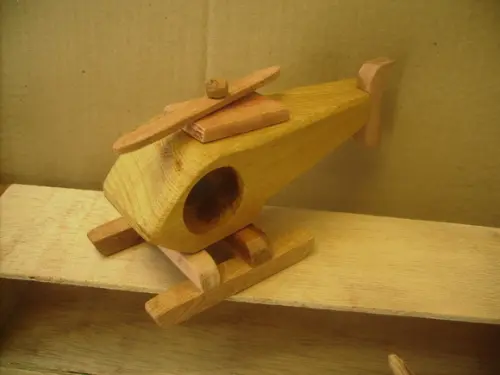 Helicóptero De Madeira - Modelo Esquilo