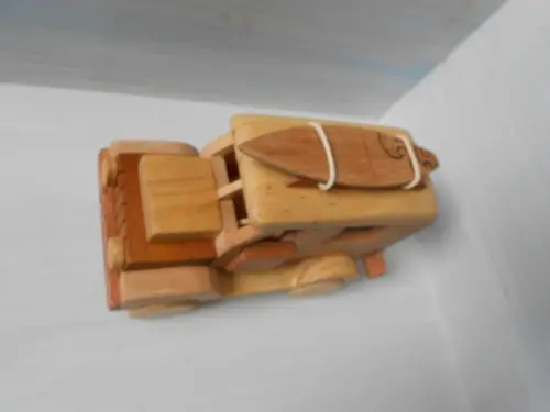 Jeep de Madeira com Rack e Prancha