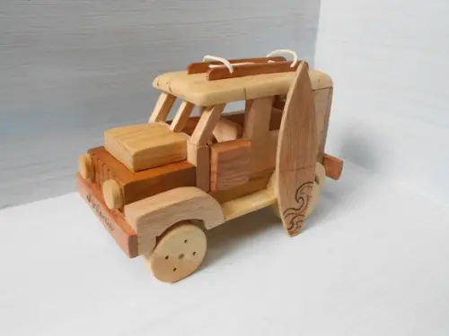 Jeep de Madeira com Rack e Prancha