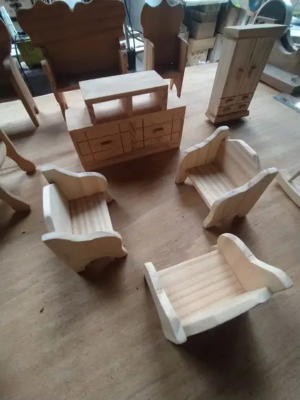 Lote de Moveis Miniaturas- Kits e Peças