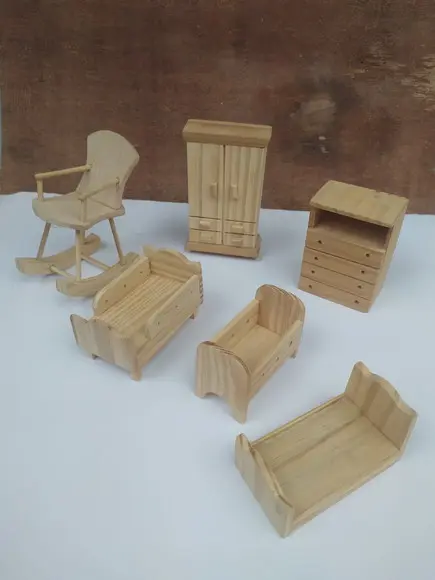 Lote de Moveis Miniaturas- Kits e Peças