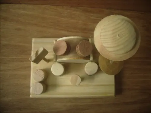 Miniatura de Bateria de madeira