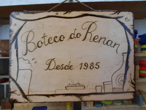 placa artesanal pirografada