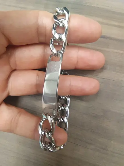 Pulseira Grossa com Placa em Aço Inox