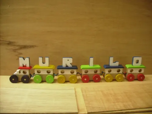 Trenzinho com nome multicolorido