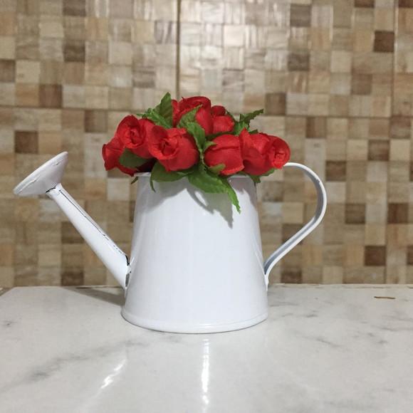 Regador arranjo de flores