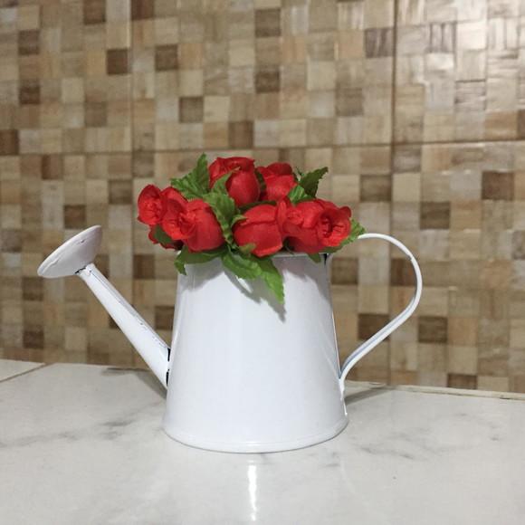 Regador arranjo de flores