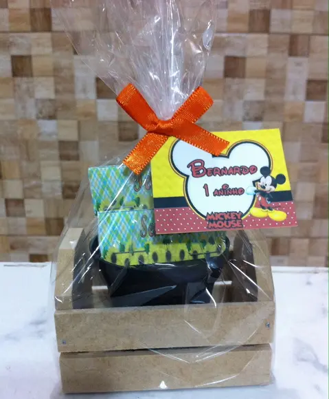 Lembrancinha Jardinagem Caixote Mickey