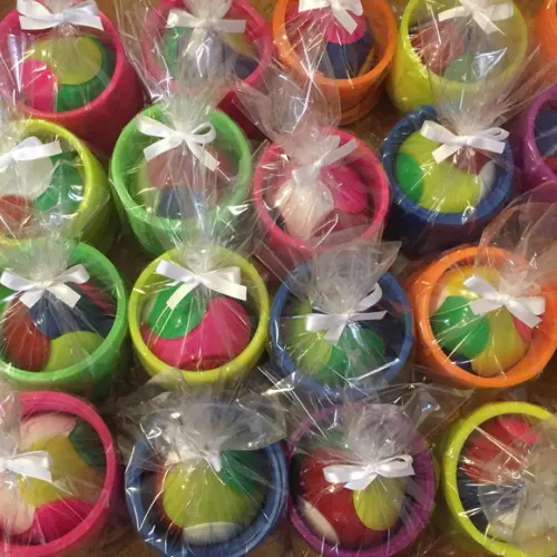 Lembrancinha Kit bola com mola