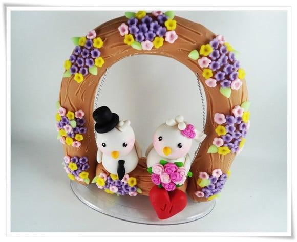 Noivos em Biscuit Personalizado Passarinhos no Arco