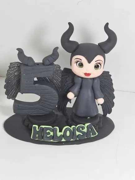 Encanto Sombrio: Topo de Bolo Magia e Mistério!