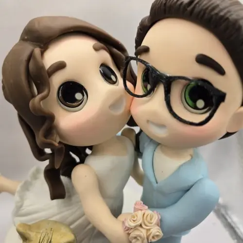 Noivos em Biscuit Personalizado Casal Abraçadinho