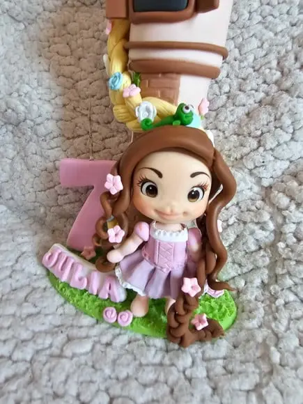 Torre dos Sonhos: Topo de Bolo Personalizado para Festa Prin