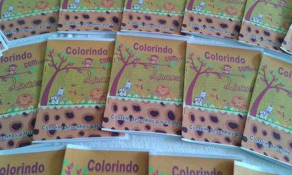 Revista de colorir Mickey safari