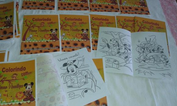 Revista de colorir Mickey safari