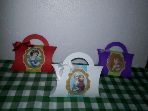Bolsinha princesas