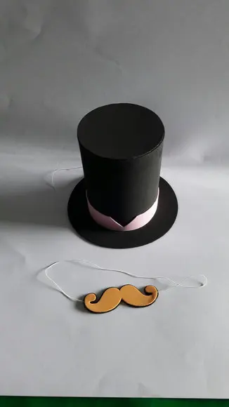 Cartola com Bigode