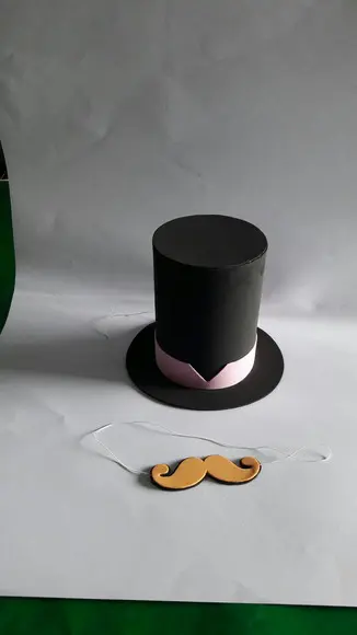 Cartola com Bigode