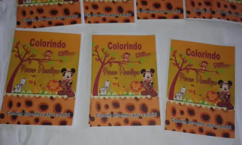 Revista de colorir Mickey safari