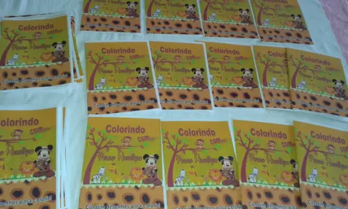 Revista de colorir Mickey safari