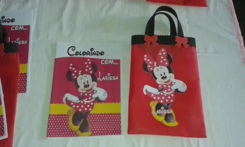 Sacolinha com Livrinho de Colorir
