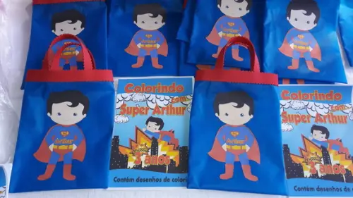 Sacolinha com Livrinho de Colorir Super Homem Baby