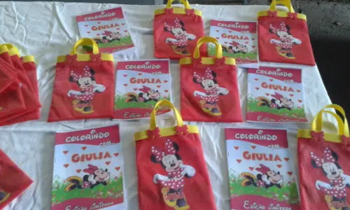 Sacolinha com Revistinha de Colorir Minnie