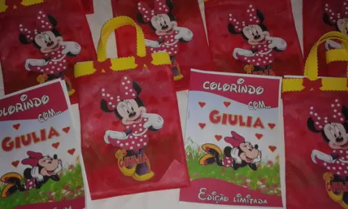 Sacolinha com Revistinha de Colorir Minnie