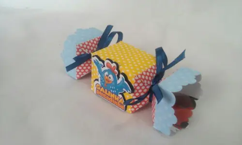Caixa Bala galinha pintadinha