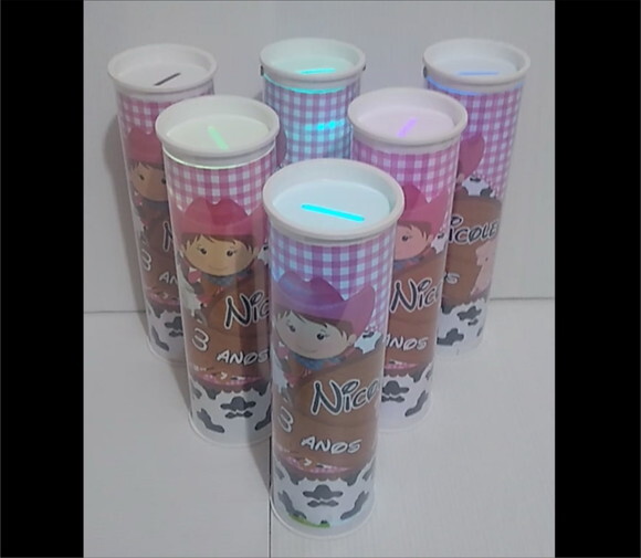 Cofrinho Tubo com Pisca-pisca Colorido 21cm Fazendinha Rosa